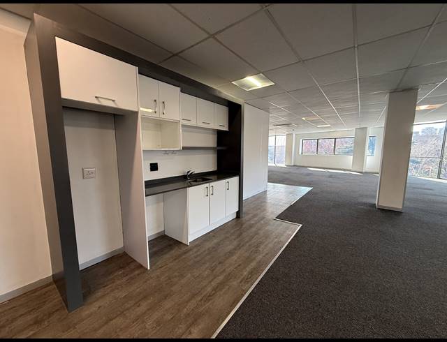 604M² OFFICE TO LET IN PARKTOWN